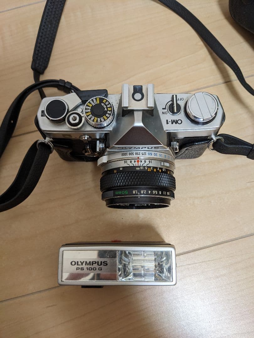 OLYMPUS OM-1 一眼レフカメラ + フラッシュ