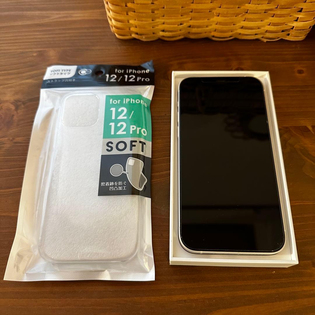 Apple iPhone 12 64GB ケース付き　ホワイト