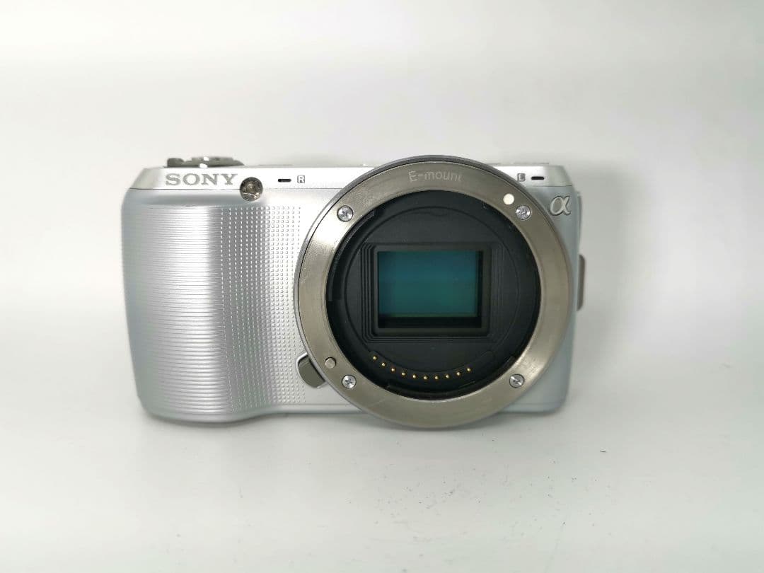 ソニー NEX-C3 デジタルカメラ - シルバー+バッテリー【中古品】