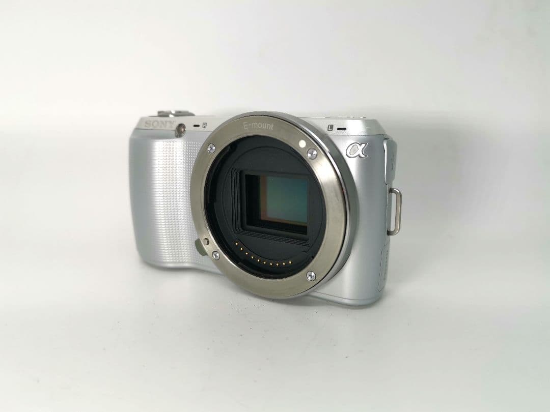 ソニー NEX-C3 デジタルカメラ - シルバー+バッテリー【中古品】