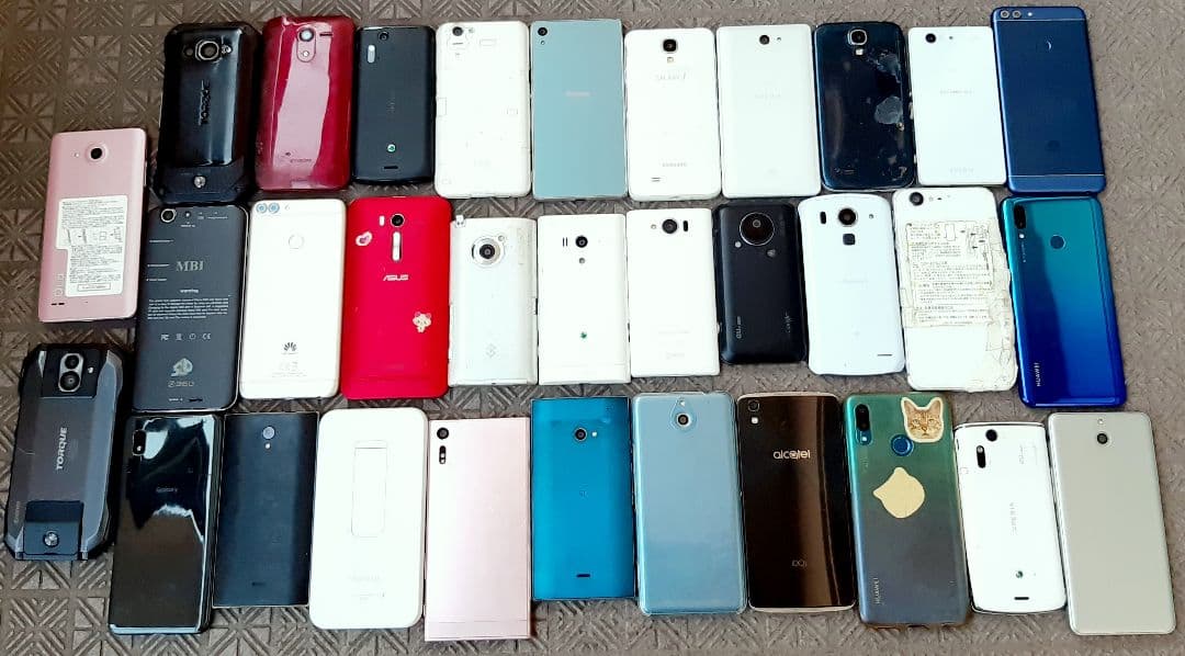 【ジャンク】まとめて32個 スマホ 携帯電話 部品取り ジャンク扱い