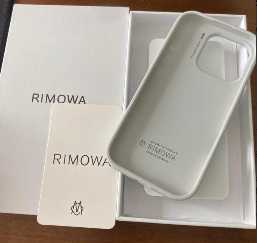 RIMOWA シルバー ストライプ iPhone16proケース