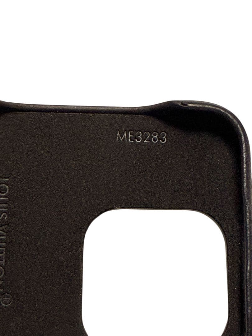 極美品☆ルイヴィトン M82889 iPhone 15pro レザー　バンパー