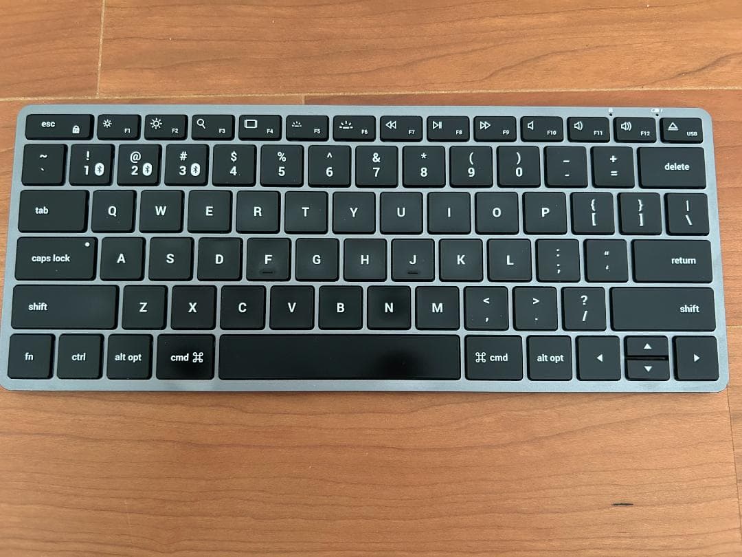 キーボード SATECHI SLIM X1 Bluetooth keyboard