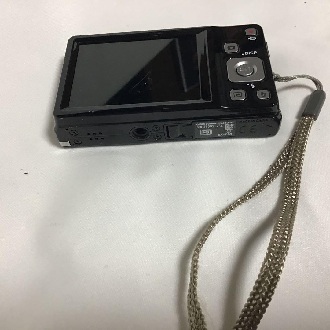 CASIOデジタルカメラ[数回の使用頻度] &ケース(¥2000)＆三脚付属