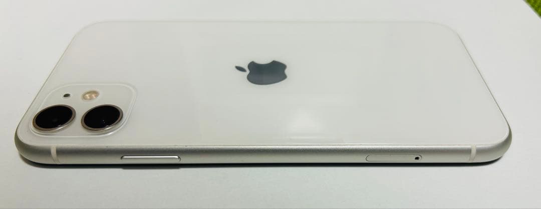Apple iPhone 11 ホワイト 64GB SIMフリー