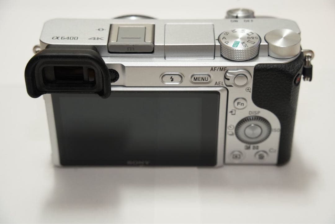 【美品】シャッター回数:約8200回 SONY α6400 カメラ　シルバー