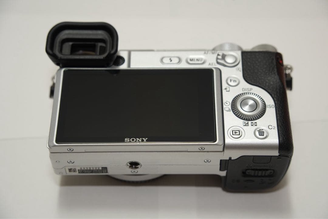 【美品】シャッター回数:約8200回 SONY α6400 カメラ　シルバー