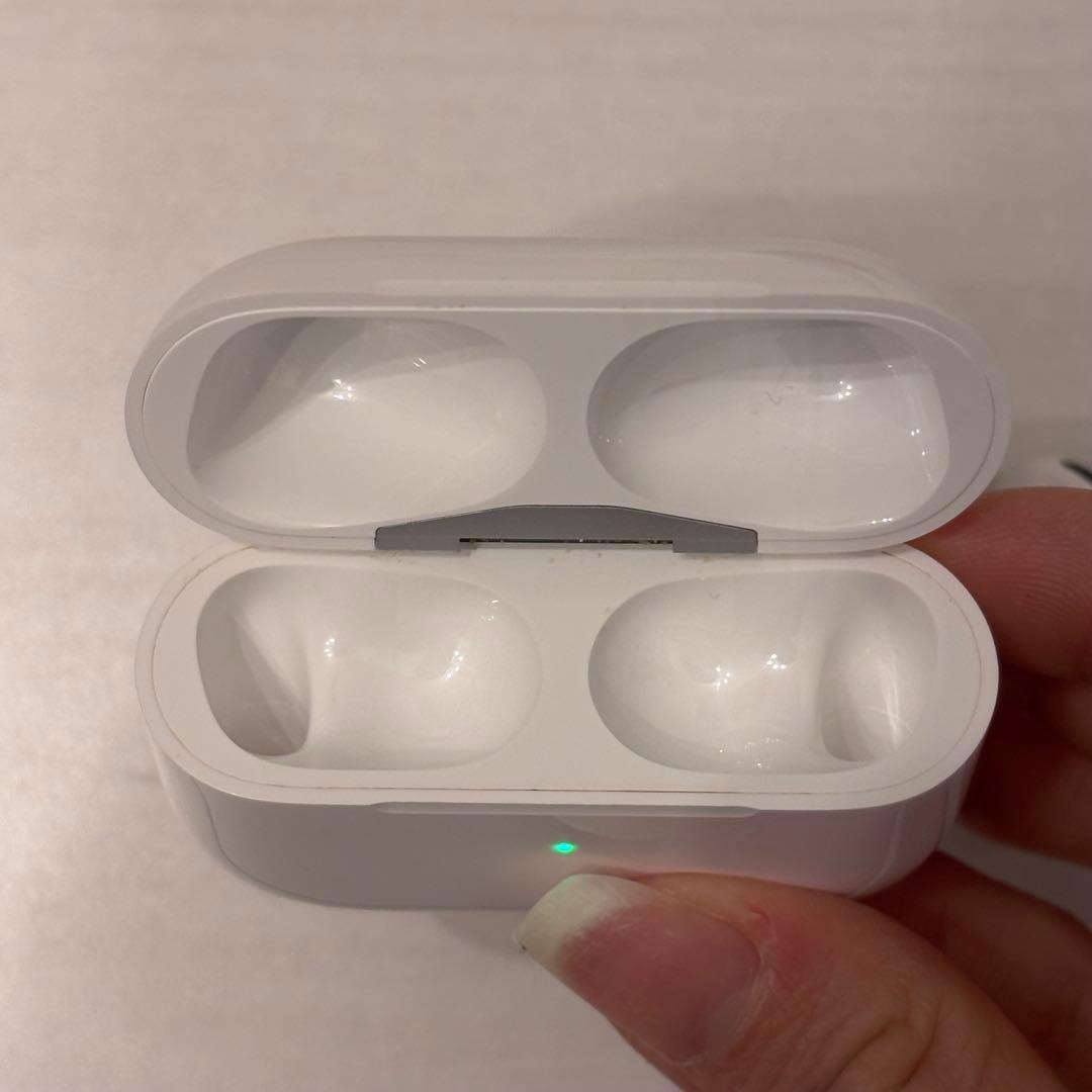 Apple AirPods Pro 2 Lightningタイプ ケース付き