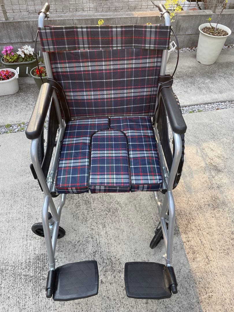 ハ*ト様 中古美品　自走式　車椅子　美品　手渡し　可能な方のみ　引き取り場所多摩