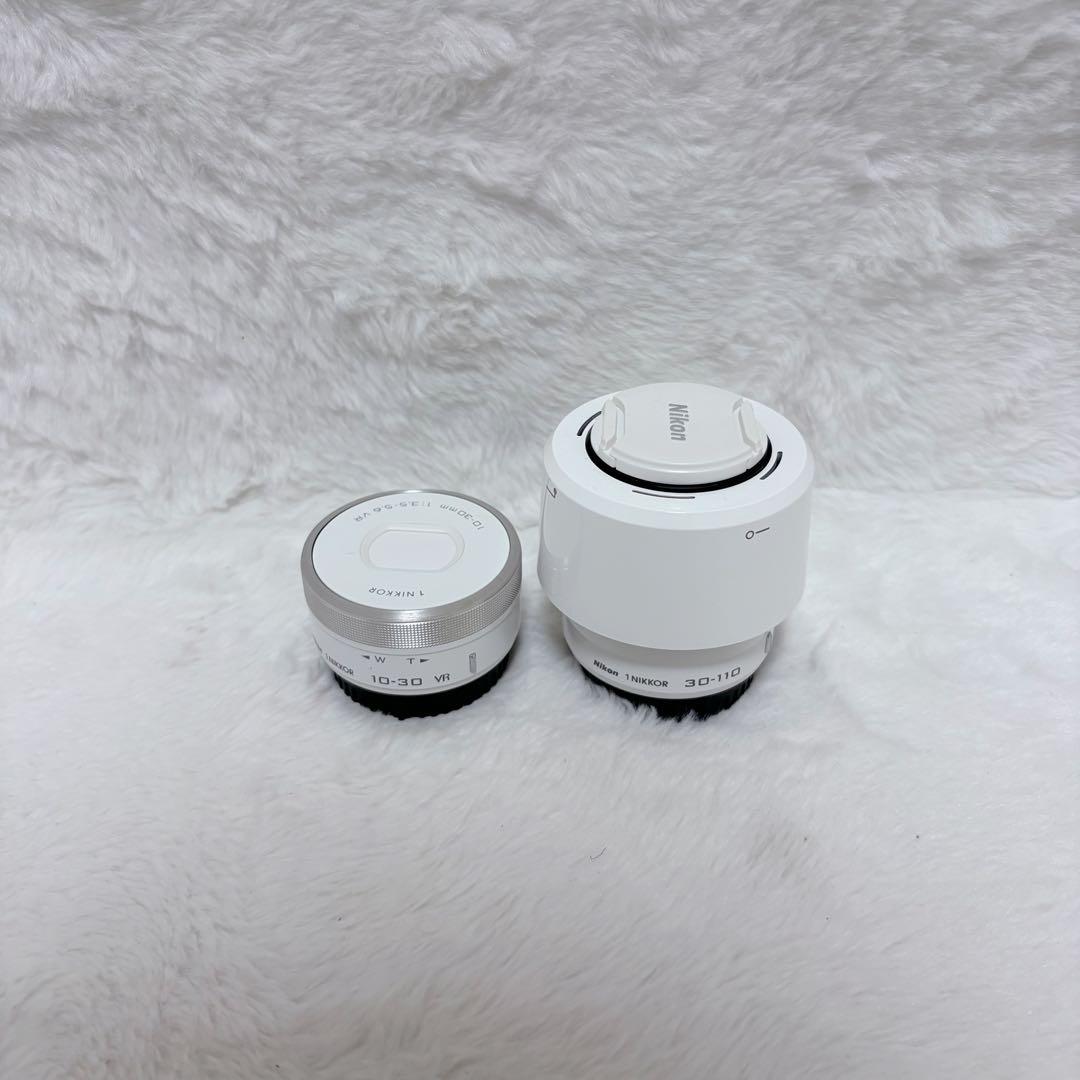 【極美品】Nikon 1 J4　ダブルズームキット ミラーレスカメラ ホワイト