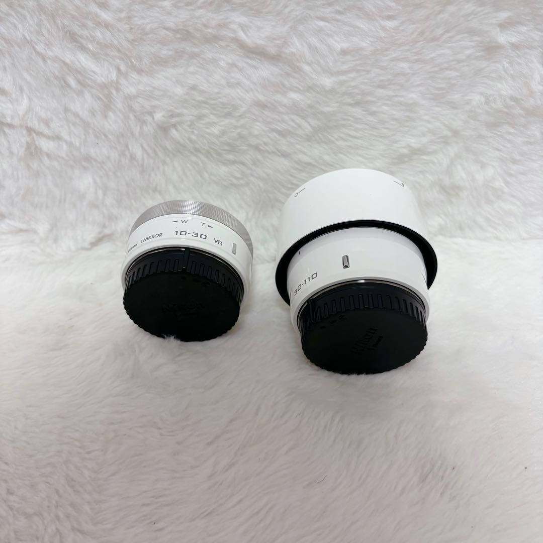 【極美品】Nikon 1 J4　ダブルズームキット ミラーレスカメラ ホワイト