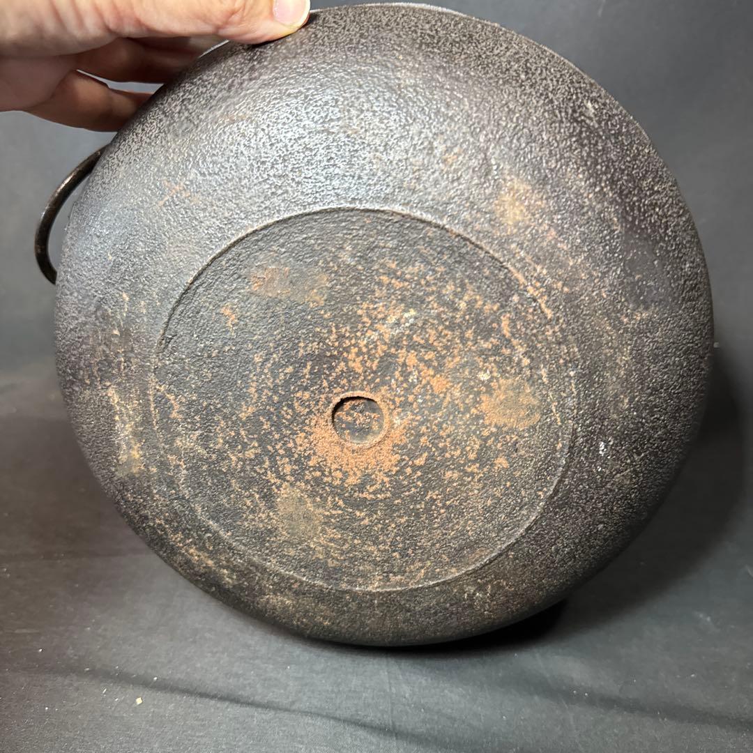 J46 送料無料　真形釜　桐地紋　釜　茶釜　在銘　茶道具　茶室　共箱　釜鐶