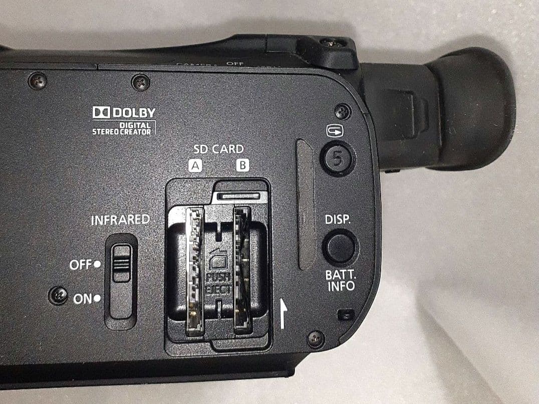 【ジャンク品】Canon HD ビデオカメラ XA20 中古品