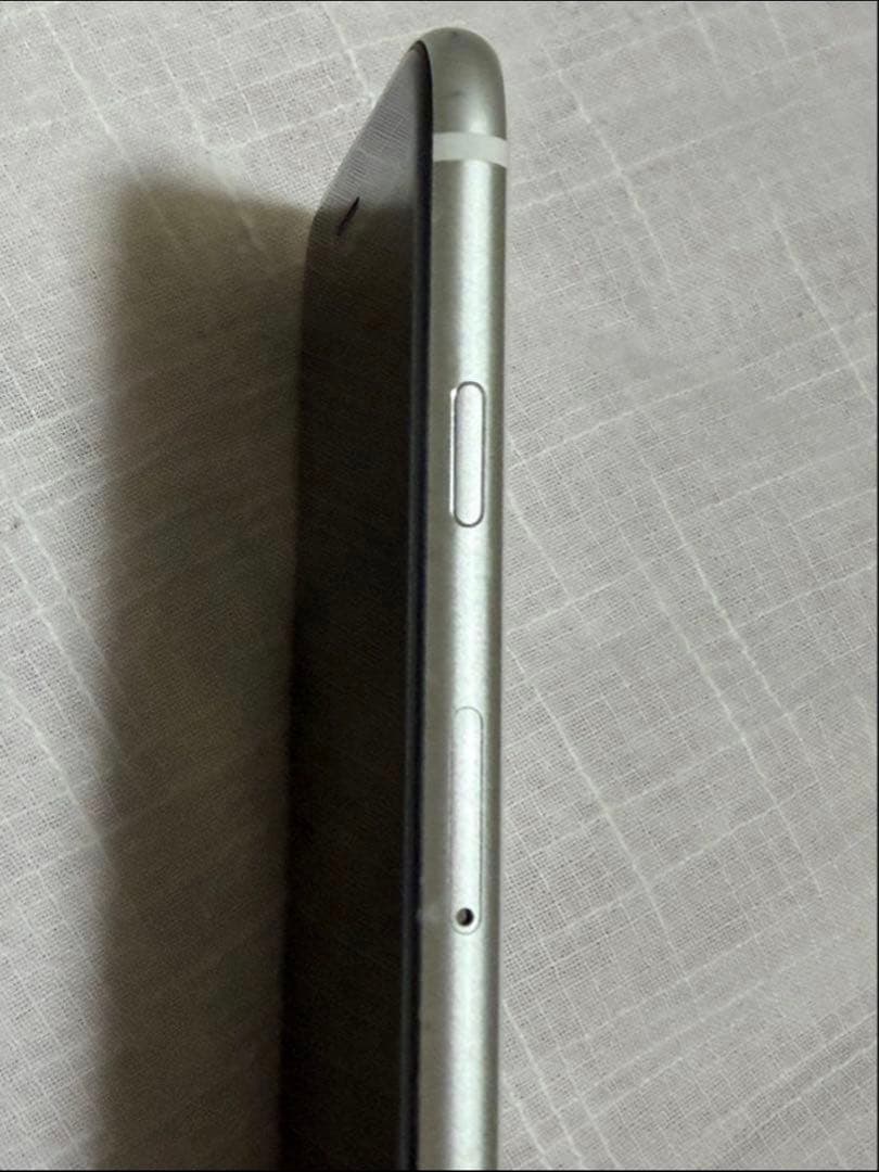 Apple iPhone se第二世代ホワイト 本体