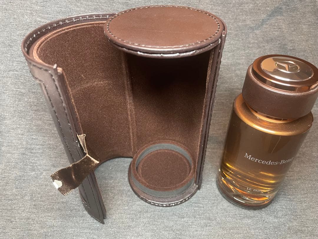 【美品】メルセデス・ベンツ ル パルファム 120ml（レザー調ケース付）