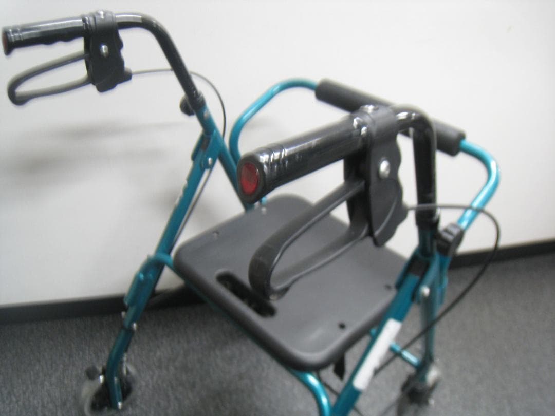 【カワムラサイクル】四輪歩行車 KW20 グリーン ①