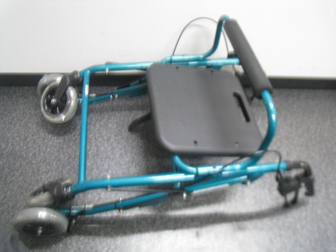 【カワムラサイクル】四輪歩行車 KW20 グリーン ①