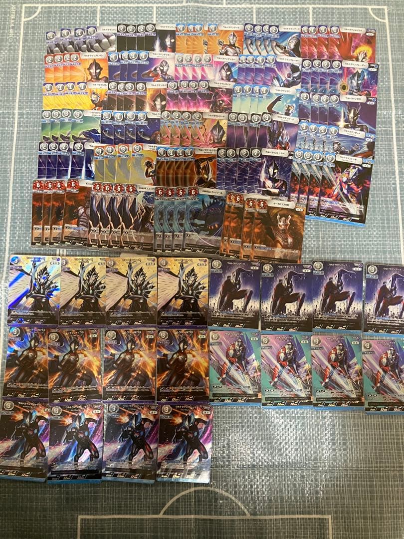 ウルトラマンカード　まとめ売り　引退　コレクションポイント　プレイマット