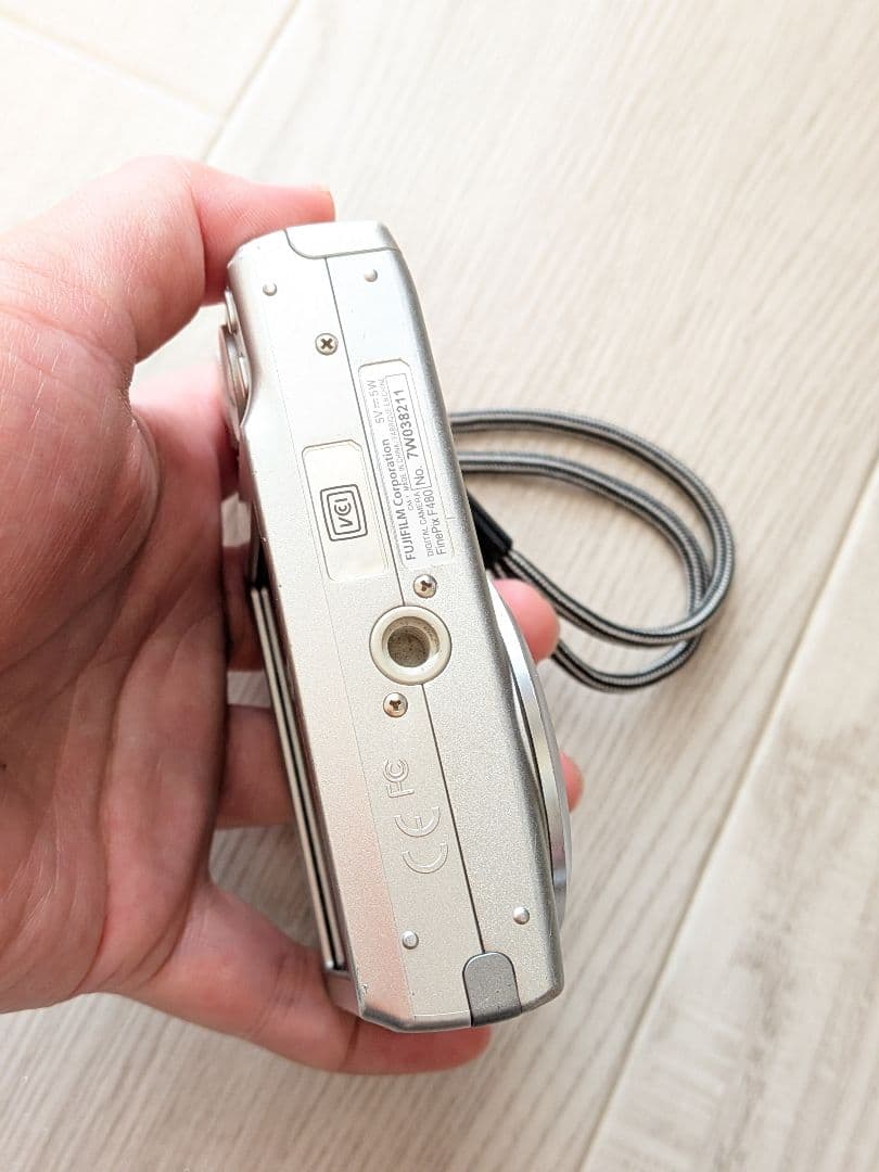 【欠品あり】Fujifilm FinePix F480 コンデジ【動作未確認】