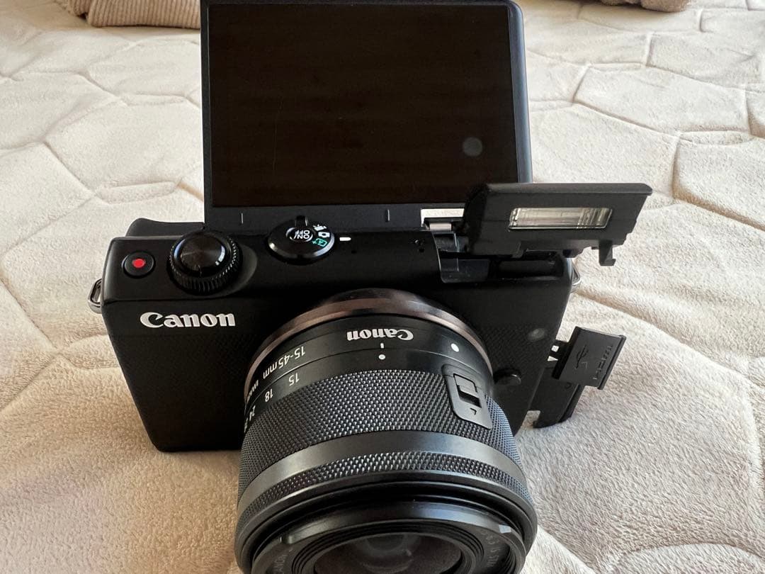 美品☆Canon EOS M100 【レンズキット】