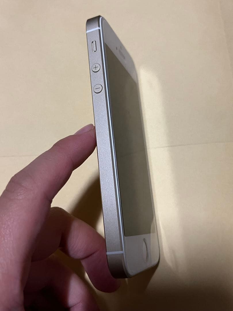 iPhone SE 32GB SIMフリー ゴールド