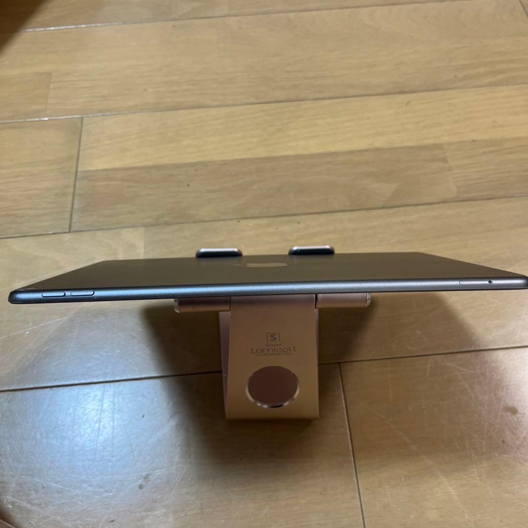 バッテリー85%！iPad Air3世代256GWi-Fi + Cellular