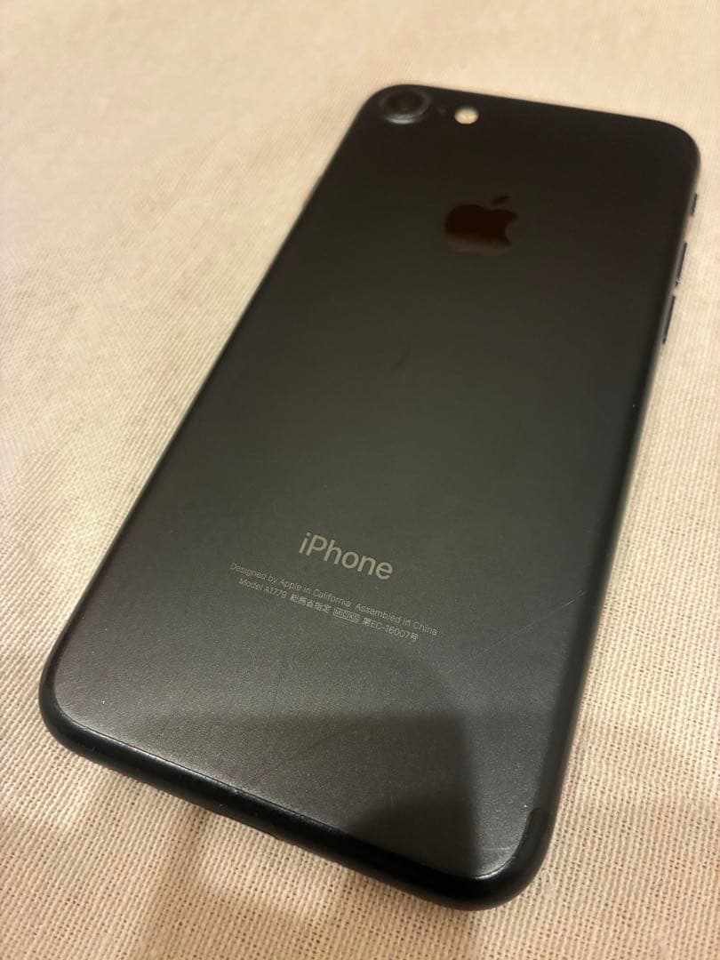 iPhone7 128GB ブラック SIMロックなしバッテリー70% 本体のみ