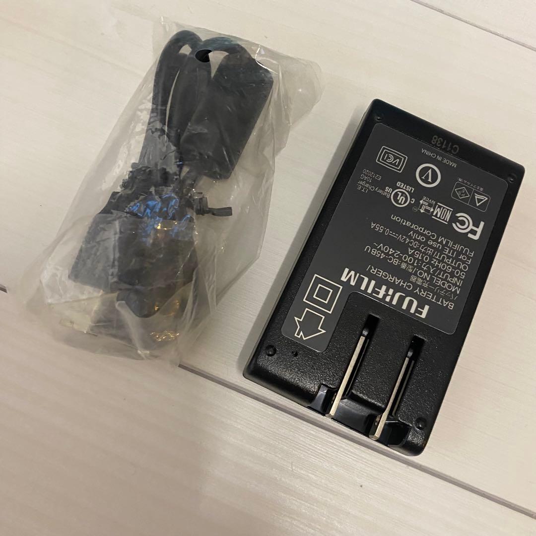 美品 FUJIFILM FinePix JV250 コンパクトデジタルカメラ