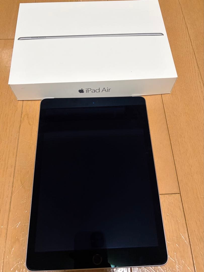 Apple iPad Air 第2世代　本体 シルバー 箱あり