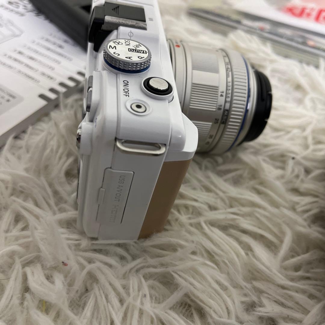 【美品】E-pl1s ダブルズームキット　ホワイト　動作確認済み　手ぶれ補正×