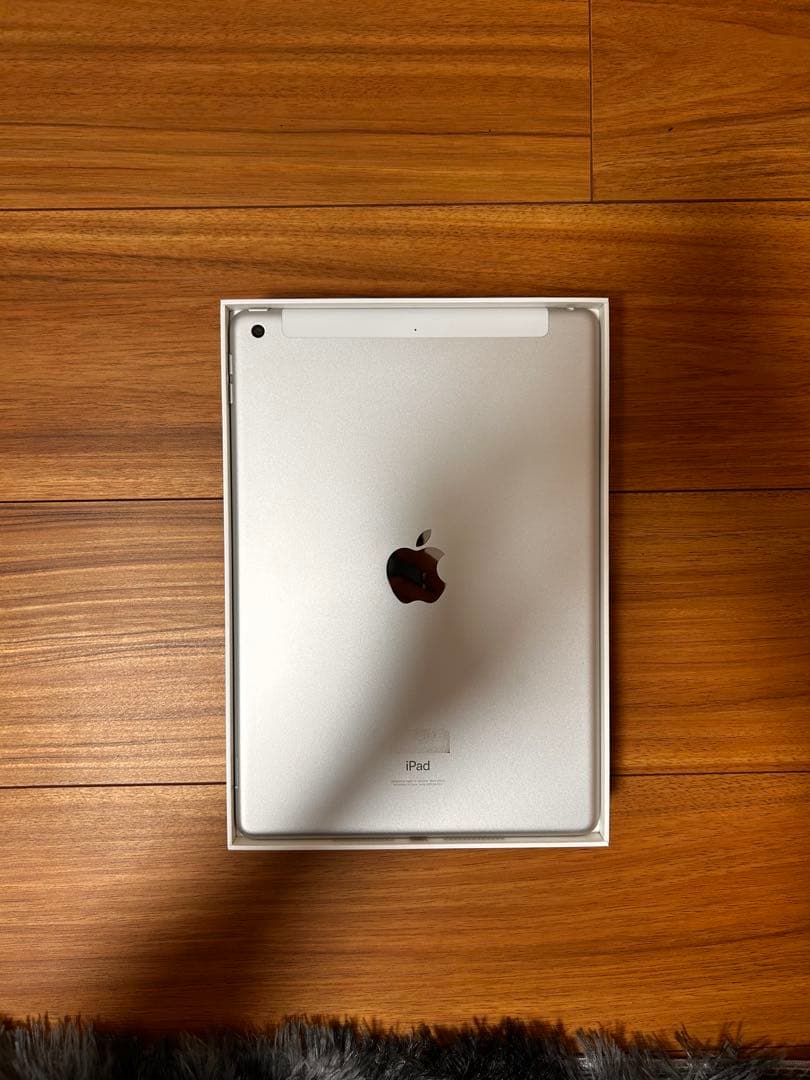 iPad（第9世代）Wi-Fi+Cellular 64GB 中古 充電コード無し