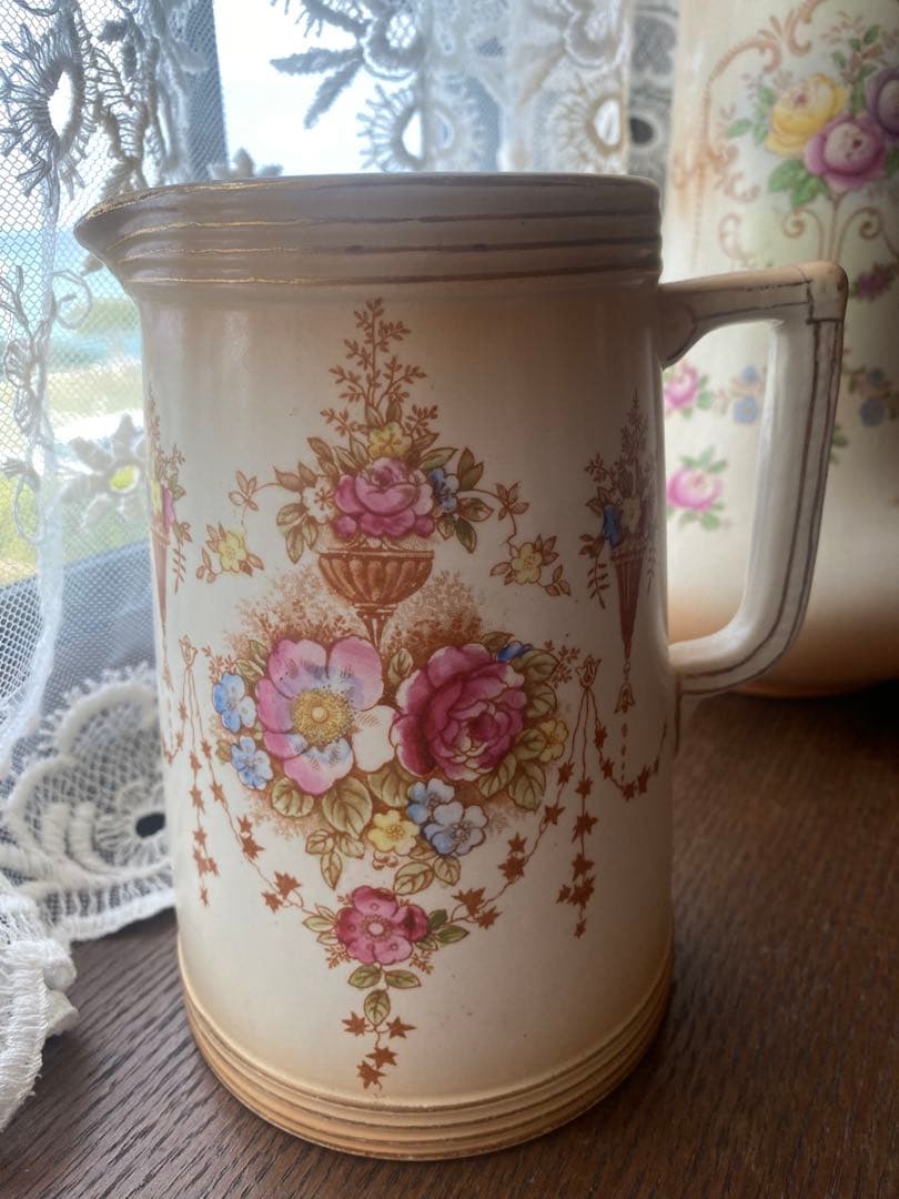 イギリスアンティーク陶器ジャグ ‼️お花を飾るのに良いサイズ‼️
