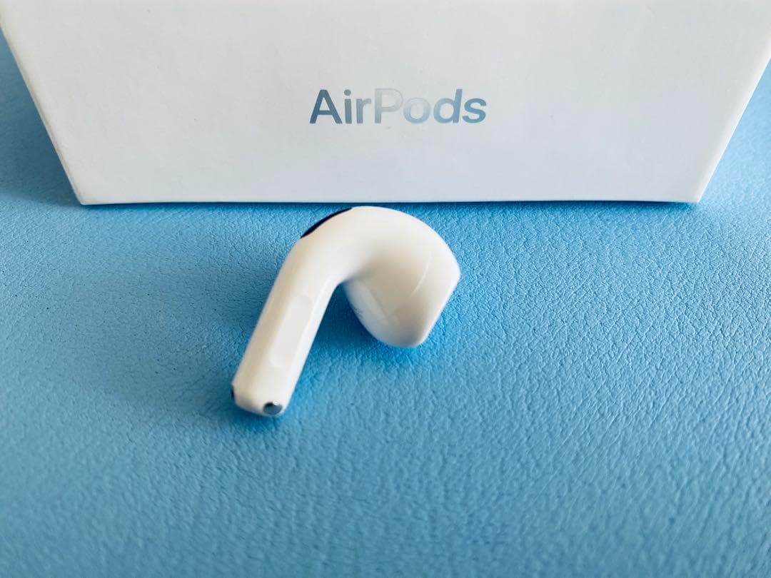AirPods 第4世代 R片耳 右耳のみ イヤホン A3055 IZLR