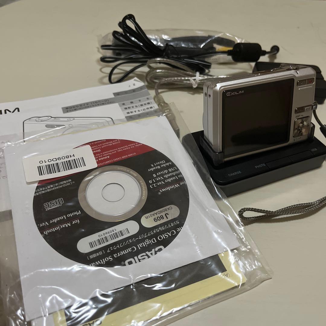 CASIO EXILIM 5.0メガピクセル コンパクトデジタルカメラ