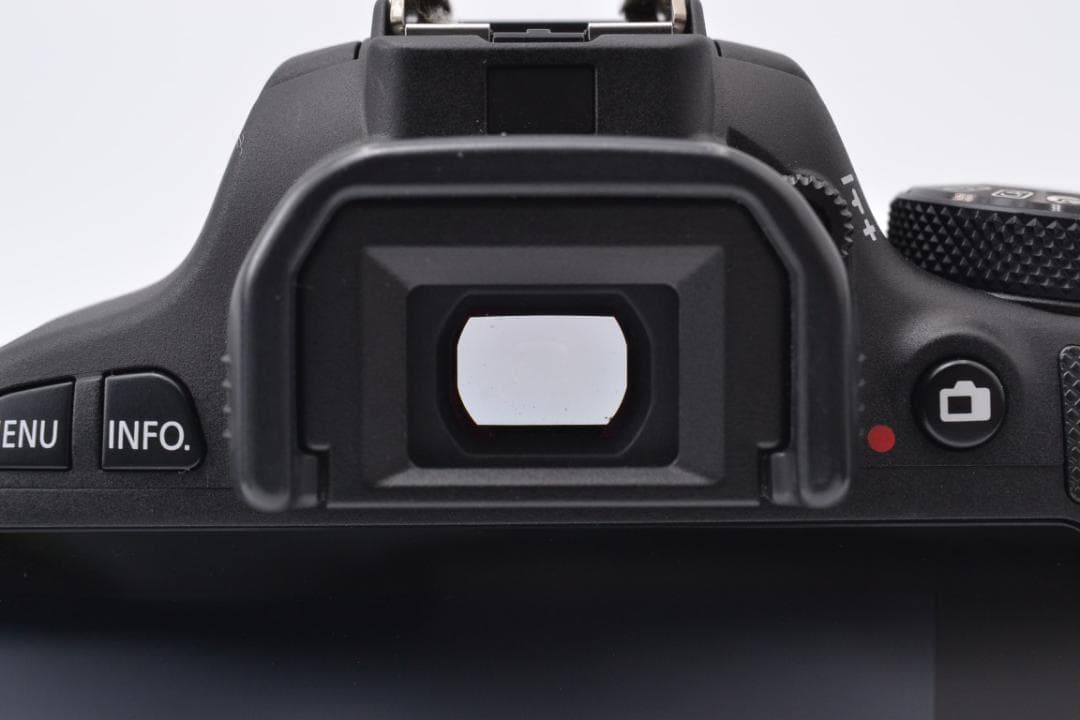 ■ 美品・S数極少 ■ キャノン　Canon KissX7 ダブルレンズ
