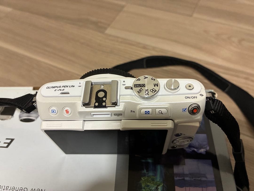 マカロン) OLYMPUS PEN Lite E-PL6 オリンパスペン