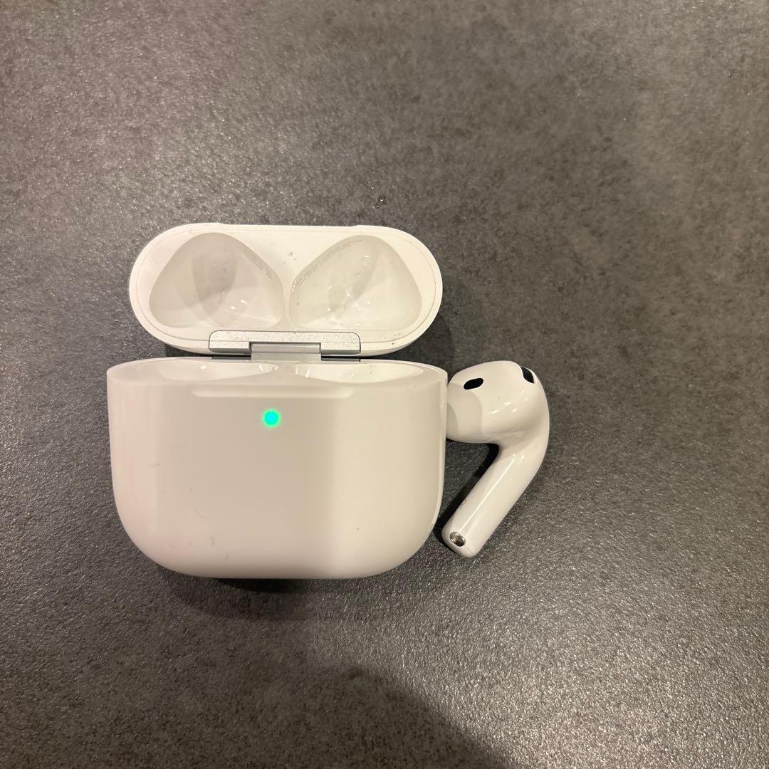 AirPods4 本体 片方のみ 右 ケース付き