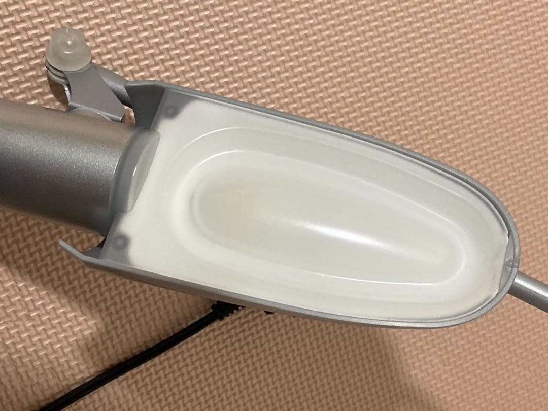 目に優しいLED読書灯 調光機能付 スワン電器
