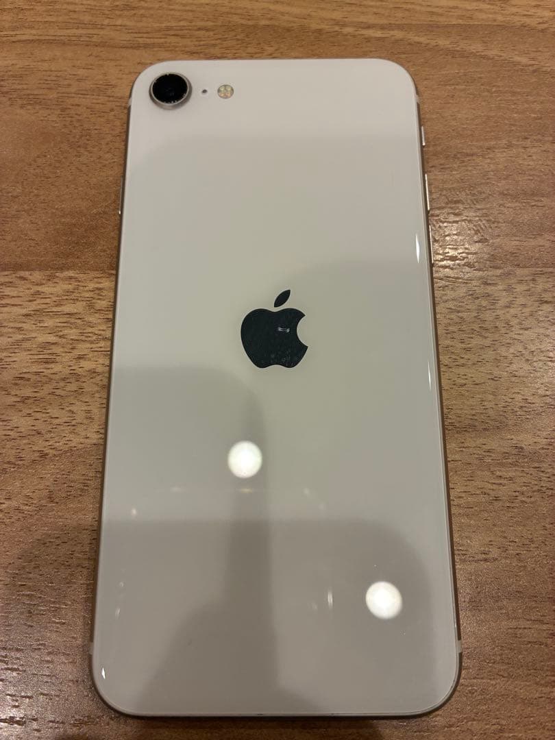 iPhone SE3 スターライト　ホワイト 本体