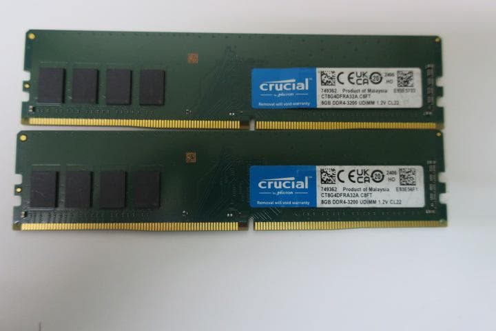 crucial 8GB DDR4-3200 メモリーX2