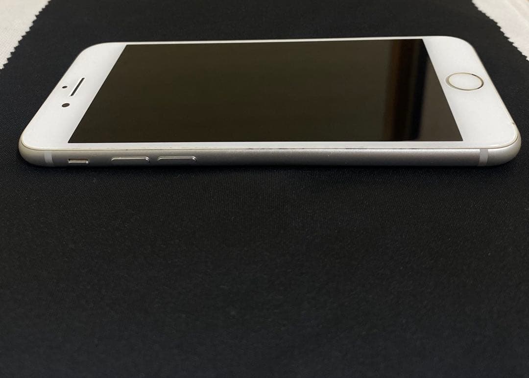 【SIMフリー】iPhone 8 64GB 白 背面割れ ジャンク 動作良好