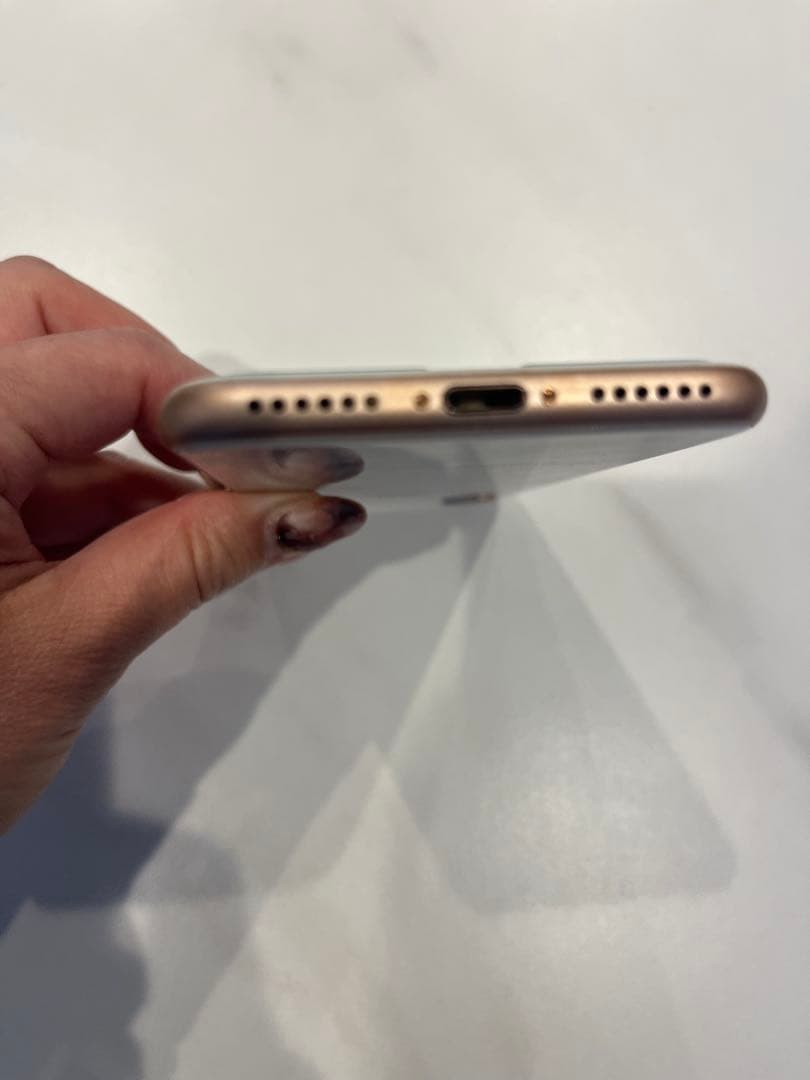 Apple iPhone 8 64GB美品