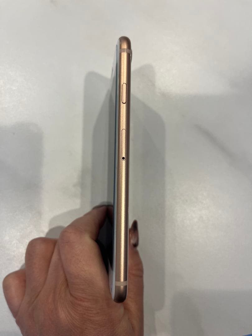 Apple iPhone 8 64GB美品