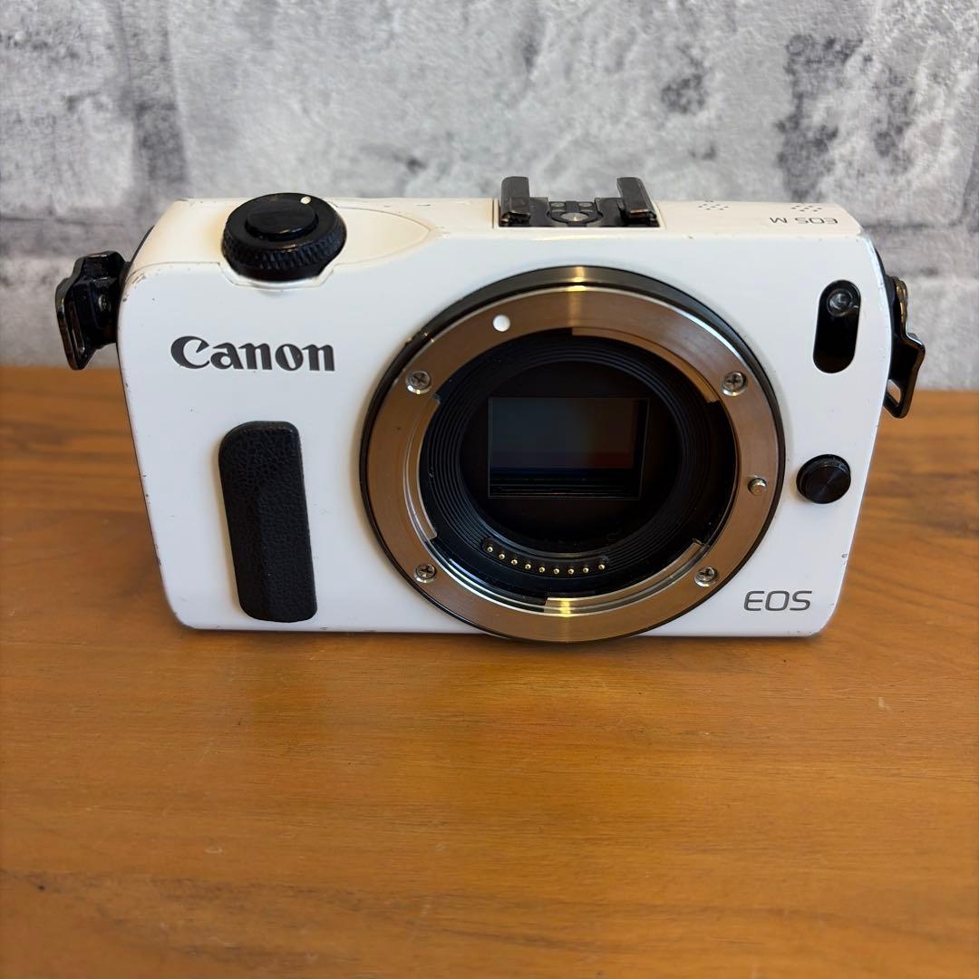 Canon EOS M ホワイト ボディ2台