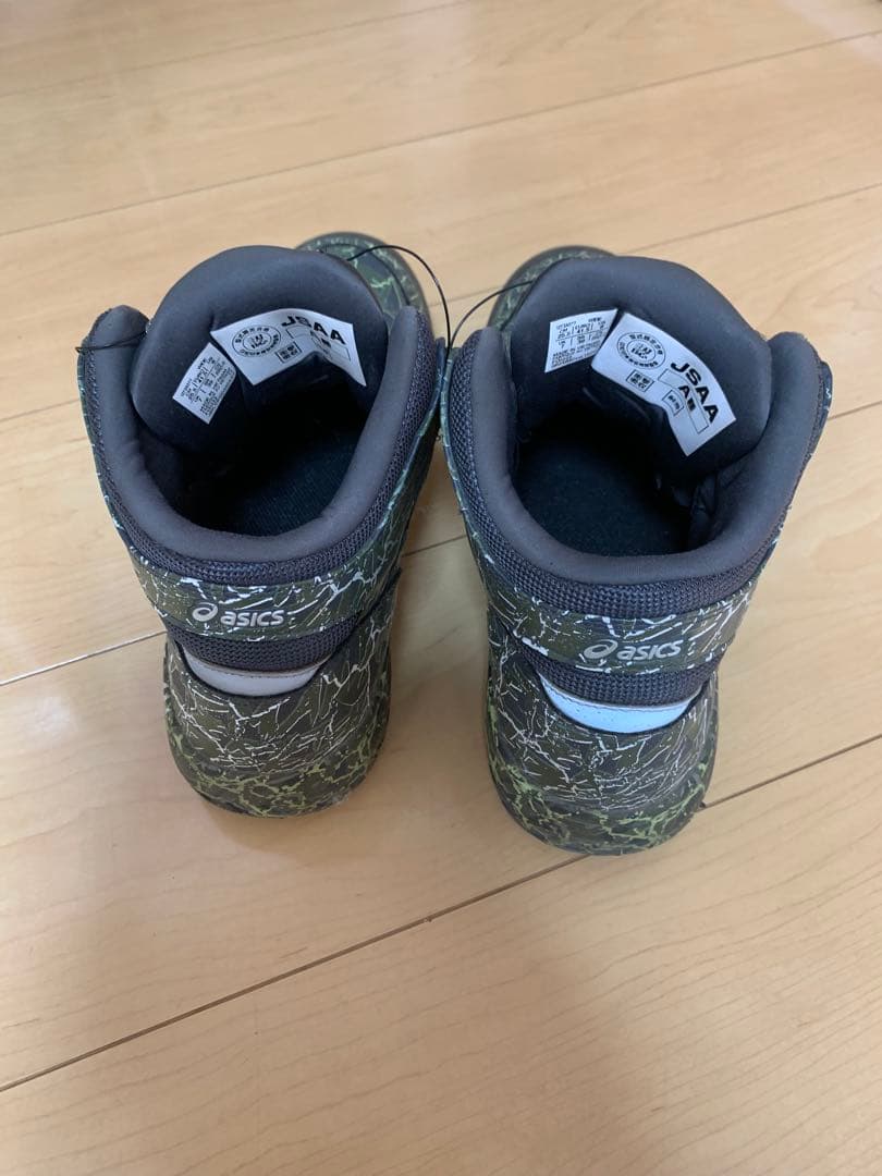 アシックス ウィンジョブ CP304 マントルグリーン×ハバネロ　２５.５cm
