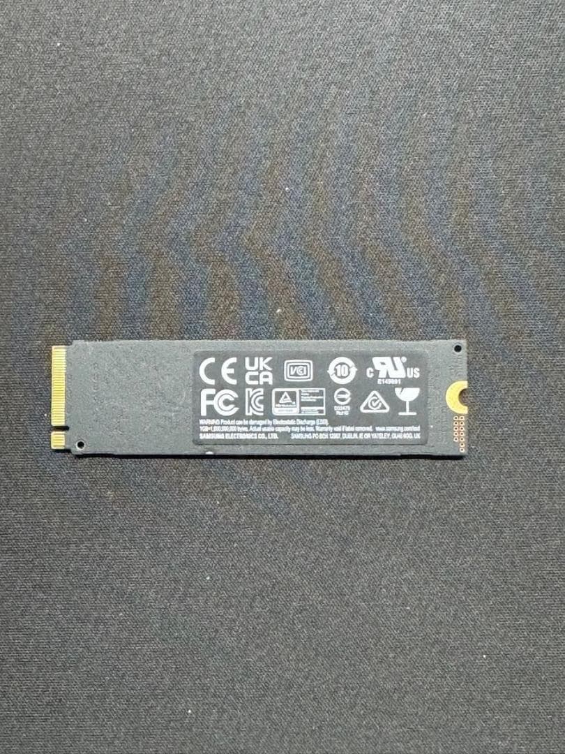 Samsung 970 EVO Plus 2TB SSD 本体