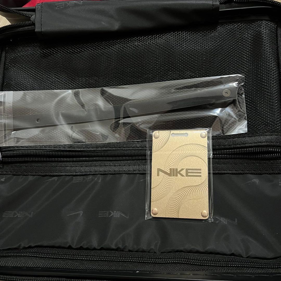 海外限定　日本未発売　NIKE トラベルセット　ネックピロー　旧正月