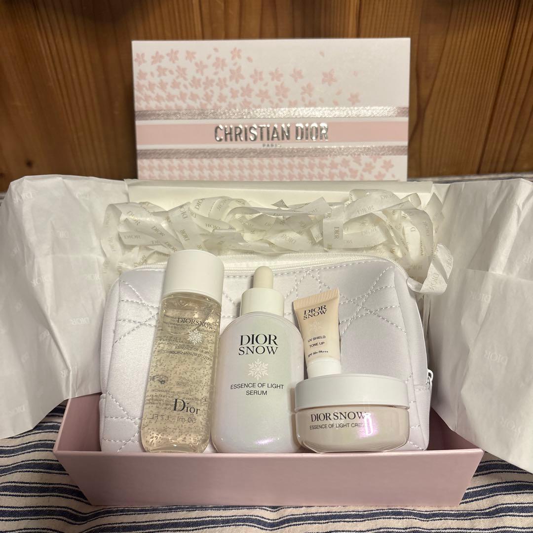 【DIOR】 スノーエッセンス コフレ 限定品【新品未使用】
