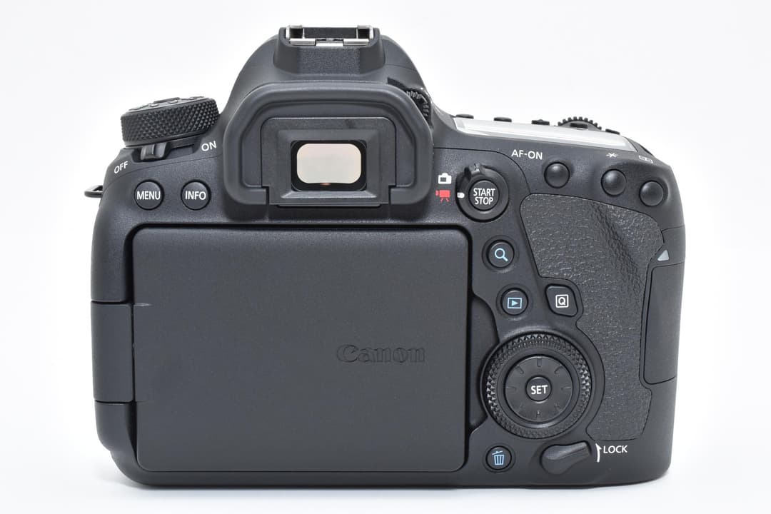 ■ほぼ新品■ キャノン EOS 6D Mark II #D136
